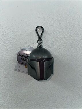 Bath & Body Works limited edition The Mandalorian Light-Up Helmet.
